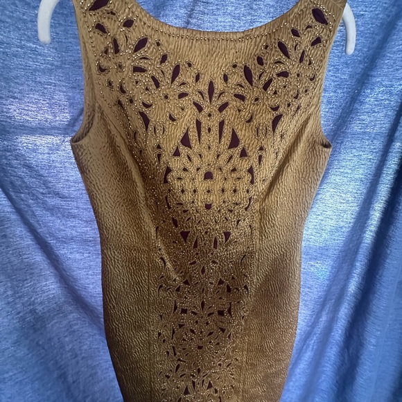 Elegant Royal Gold Birdie Dress - Picture 2 of 11